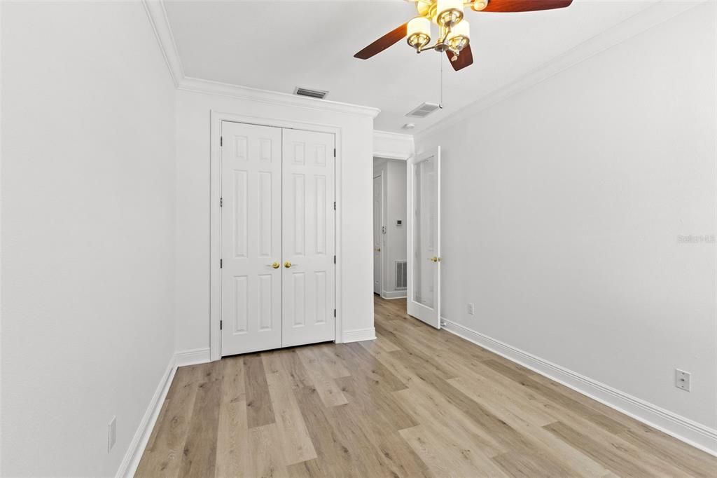 Activo con contrato: $879,900 (4 camas, 2 baños, 2460 Pies cuadrados)