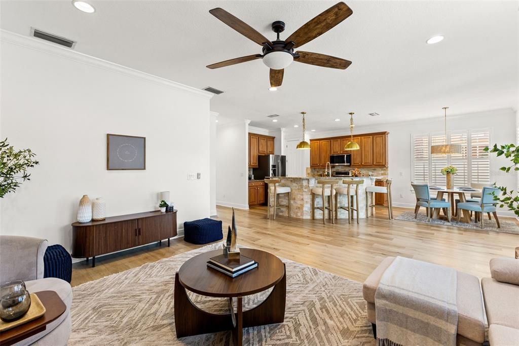 Activo con contrato: $879,900 (4 camas, 2 baños, 2460 Pies cuadrados)