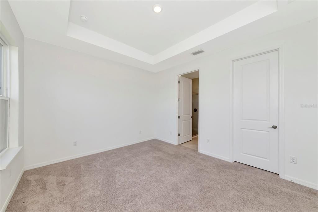 Activo con contrato: $499,999 (4 camas, 2 baños, 1783 Pies cuadrados)