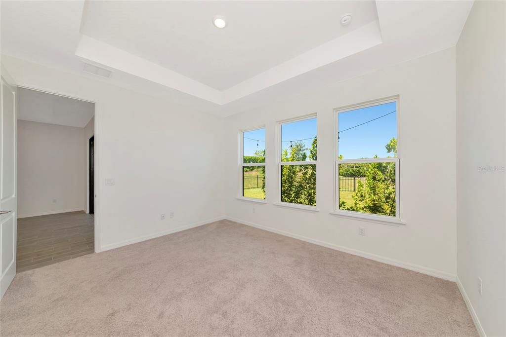 Activo con contrato: $499,999 (4 camas, 2 baños, 1783 Pies cuadrados)