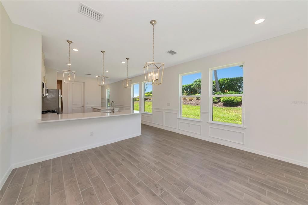 Activo con contrato: $499,999 (4 camas, 2 baños, 1783 Pies cuadrados)
