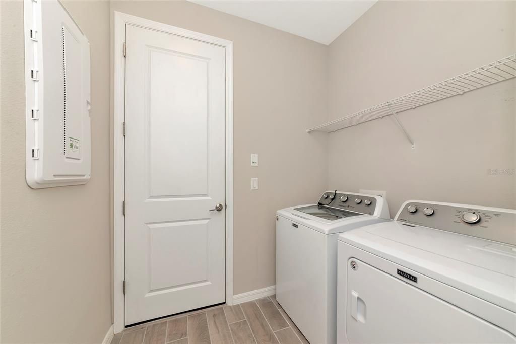 Activo con contrato: $499,999 (4 camas, 2 baños, 1783 Pies cuadrados)