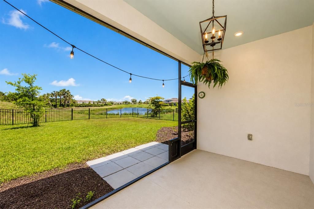 Activo con contrato: $499,999 (4 camas, 2 baños, 1783 Pies cuadrados)