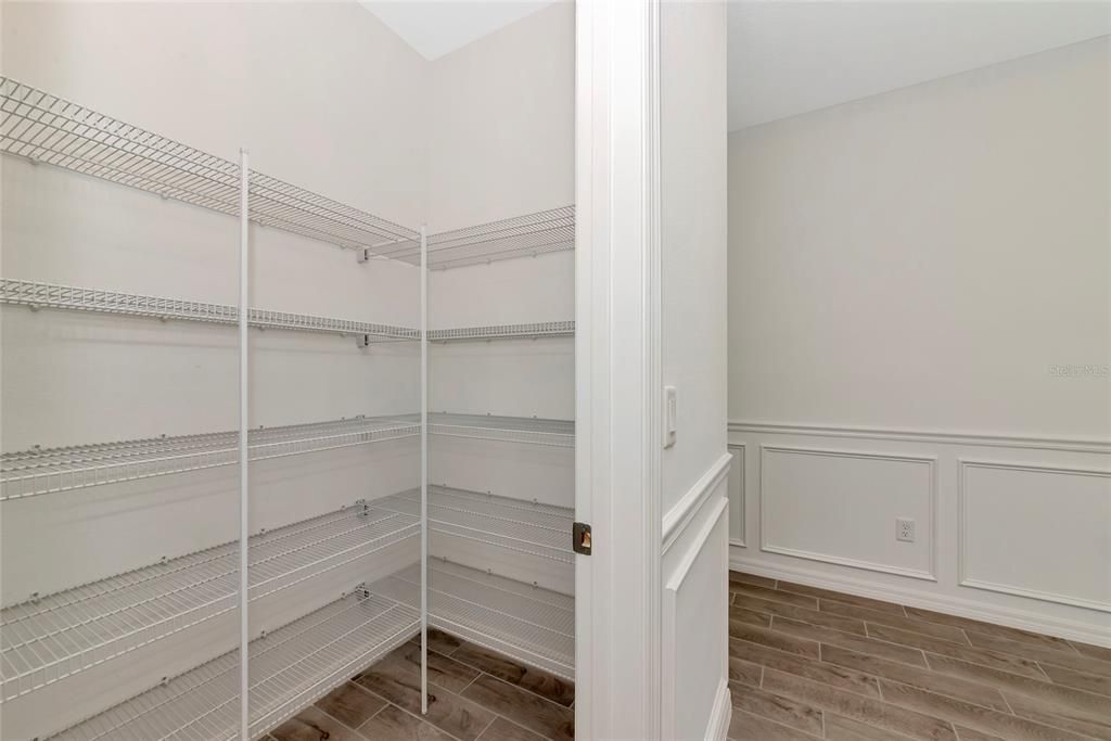 Activo con contrato: $499,999 (4 camas, 2 baños, 1783 Pies cuadrados)