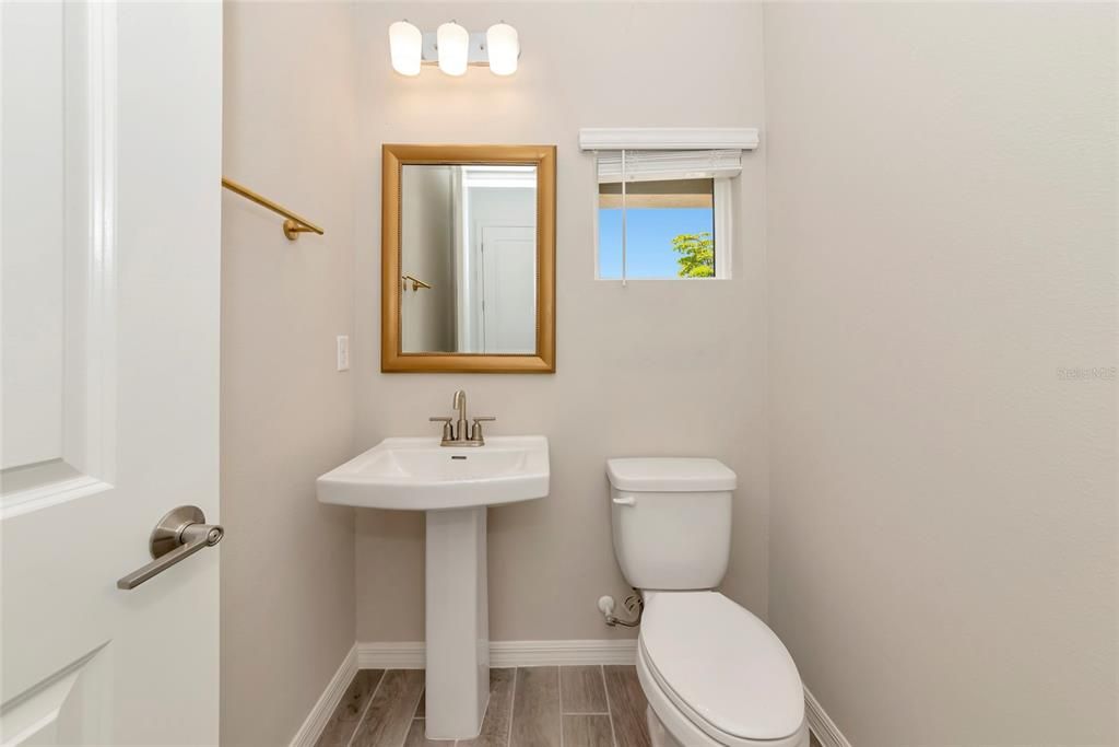 Activo con contrato: $499,999 (4 camas, 2 baños, 1783 Pies cuadrados)