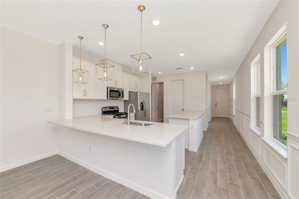Activo con contrato: $499,999 (4 camas, 2 baños, 1783 Pies cuadrados)