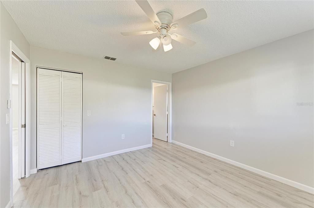 Activo con contrato: $225,000 (2 camas, 2 baños, 1121 Pies cuadrados)