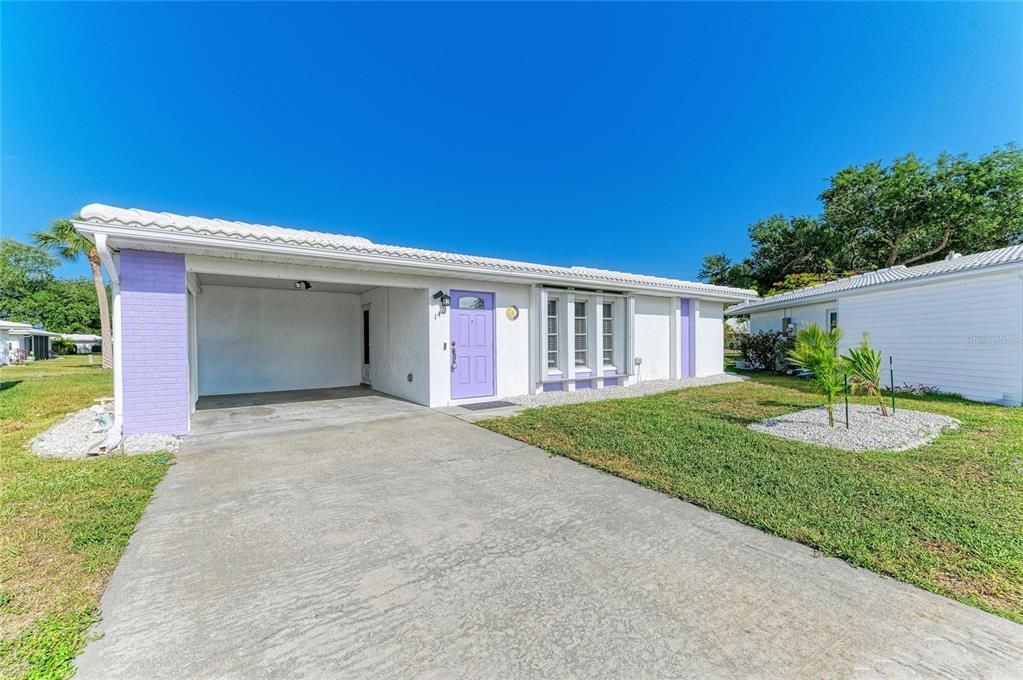Activo con contrato: $225,000 (2 camas, 2 baños, 1121 Pies cuadrados)