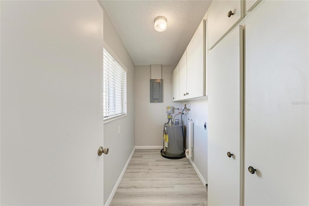 Activo con contrato: $225,000 (2 camas, 2 baños, 1121 Pies cuadrados)