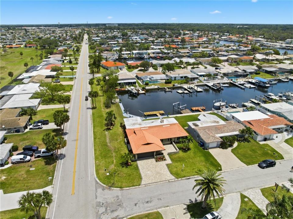 En Venta: $849,000 (4 camas, 2 baños, 2208 Pies cuadrados)