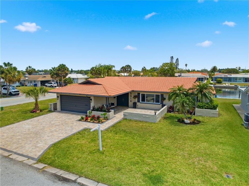 En Venta: $849,000 (4 camas, 2 baños, 2208 Pies cuadrados)