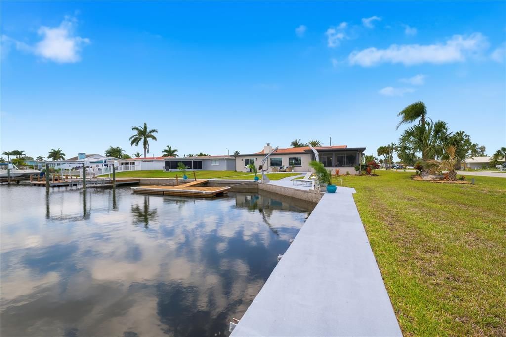 En Venta: $849,000 (4 camas, 2 baños, 2208 Pies cuadrados)