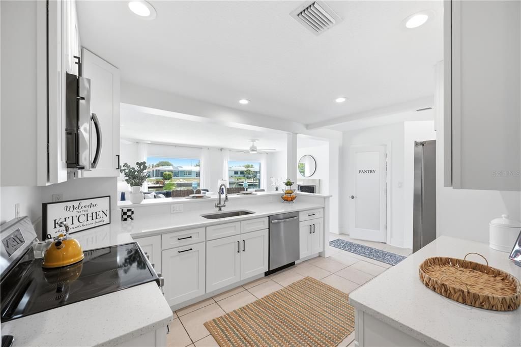 En Venta: $849,000 (4 camas, 2 baños, 2208 Pies cuadrados)