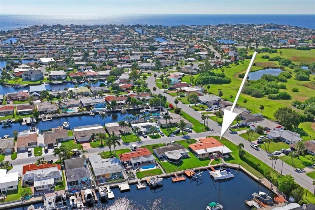 En Venta: $849,000 (4 camas, 2 baños, 2208 Pies cuadrados)