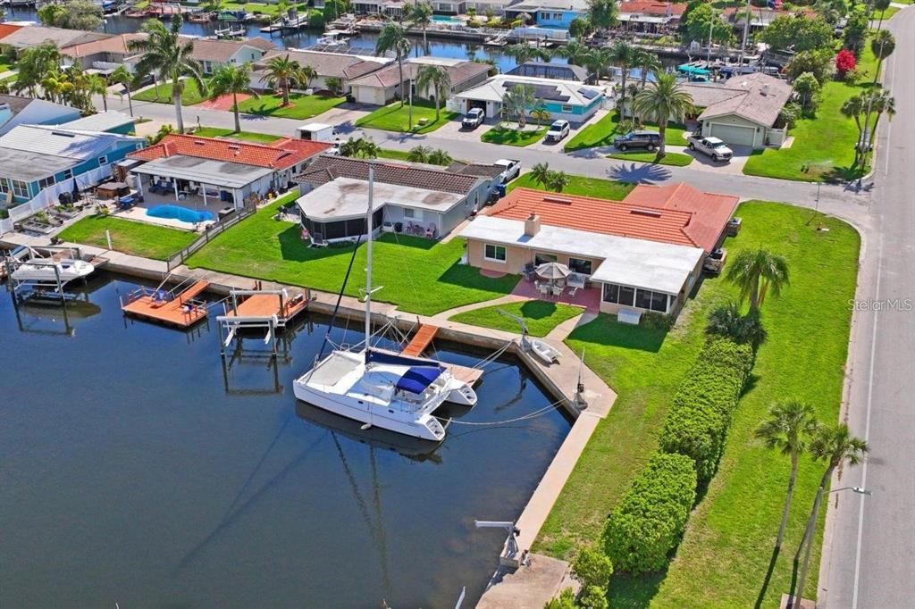 En Venta: $849,000 (4 camas, 2 baños, 2208 Pies cuadrados)