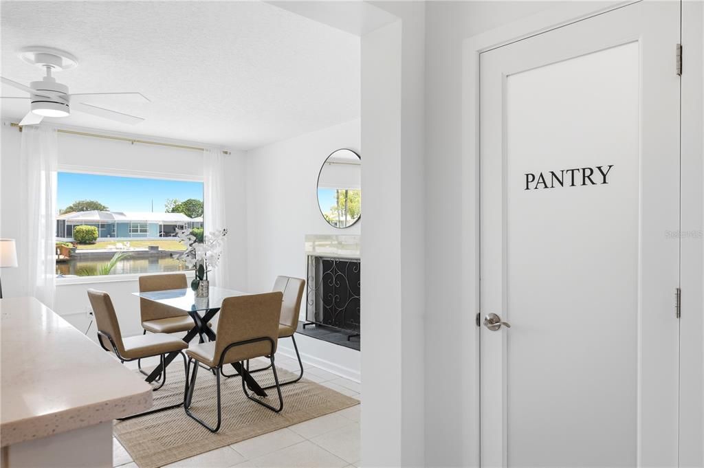 En Venta: $849,000 (4 camas, 2 baños, 2208 Pies cuadrados)