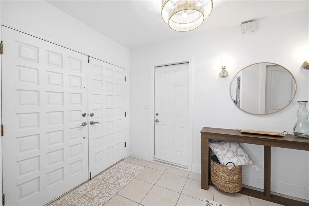 En Venta: $849,000 (4 camas, 2 baños, 2208 Pies cuadrados)