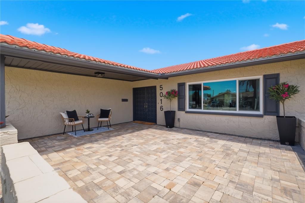 En Venta: $849,000 (4 camas, 2 baños, 2208 Pies cuadrados)