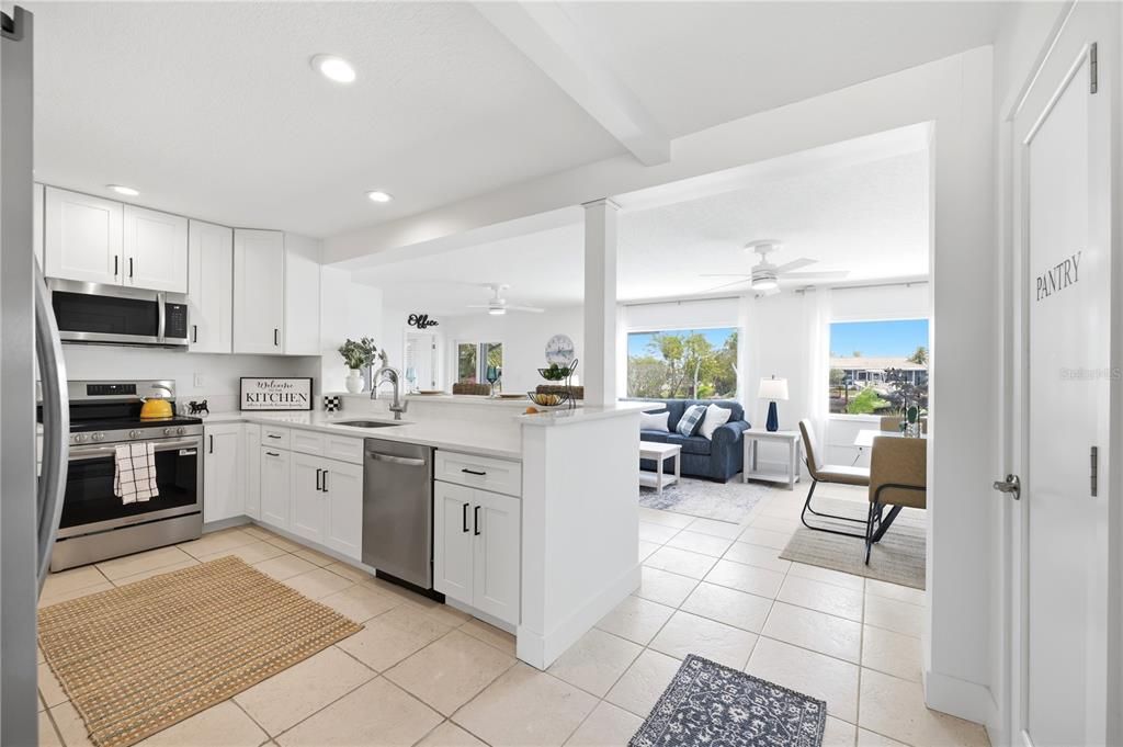 En Venta: $849,000 (4 camas, 2 baños, 2208 Pies cuadrados)