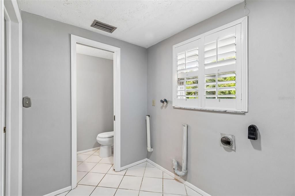 For Sale: $569,900 (4 beds, 2 baths, 2789 Square Feet)