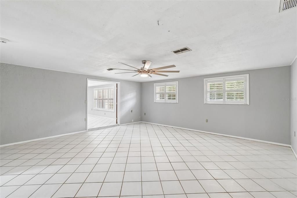 For Sale: $569,900 (4 beds, 2 baths, 2789 Square Feet)