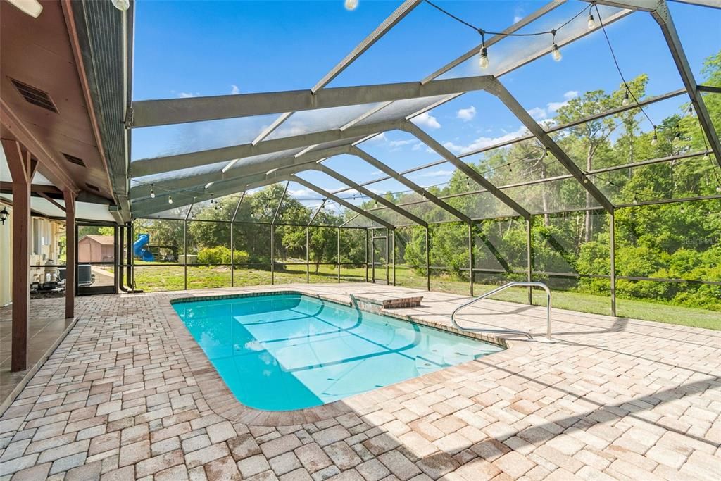 For Sale: $569,900 (4 beds, 2 baths, 2789 Square Feet)