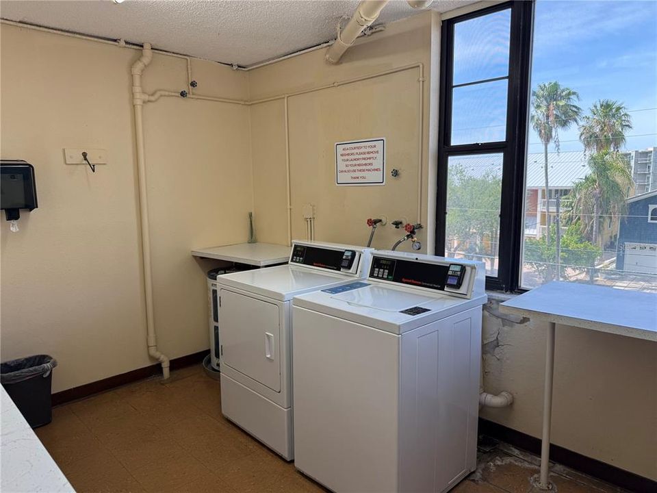 For Sale: $245,000 (0 beds, 1 baths, 439 Square Feet)