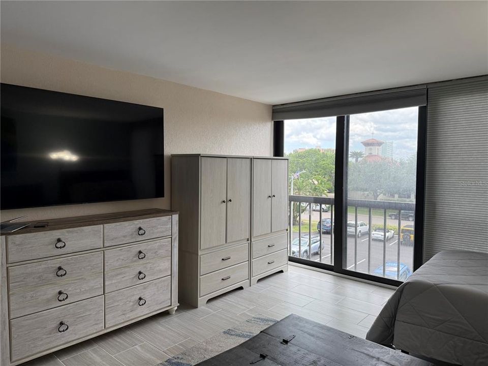 For Sale: $245,000 (0 beds, 1 baths, 439 Square Feet)
