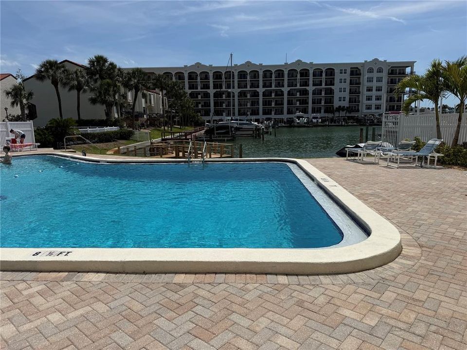 For Sale: $245,000 (0 beds, 1 baths, 439 Square Feet)