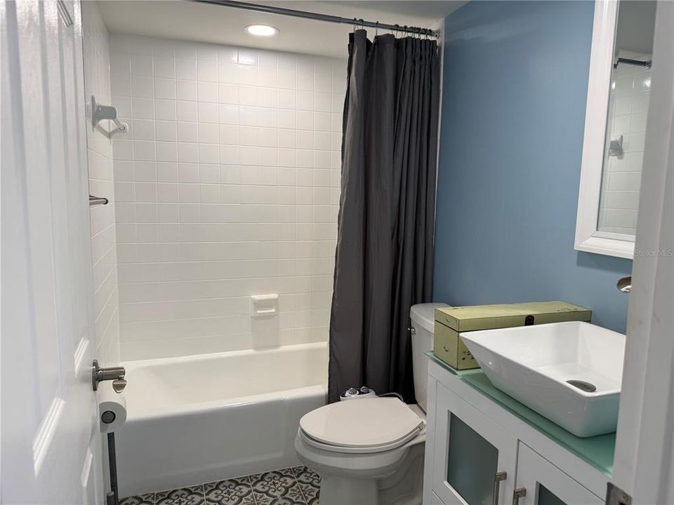 For Sale: $245,000 (0 beds, 1 baths, 439 Square Feet)