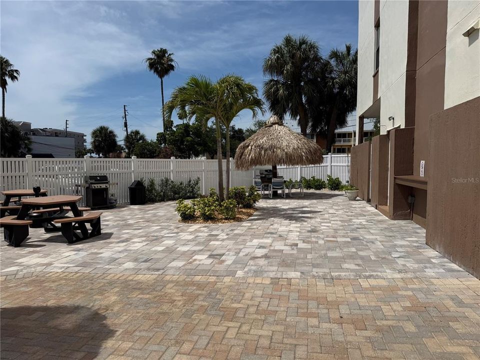 For Sale: $245,000 (0 beds, 1 baths, 439 Square Feet)