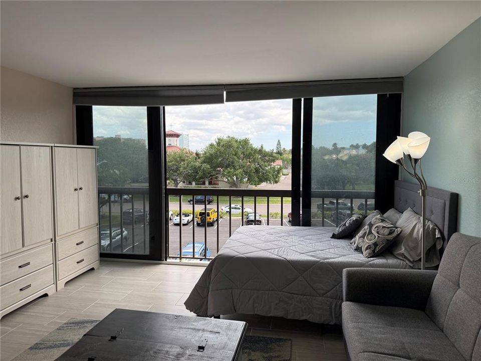 For Sale: $245,000 (0 beds, 1 baths, 439 Square Feet)
