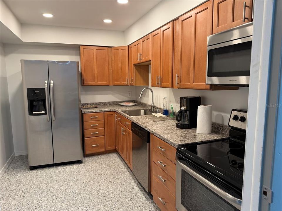For Sale: $245,000 (0 beds, 1 baths, 439 Square Feet)