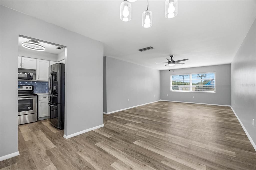 For Sale: $130,000 (1 beds, 1 baths, 865 Square Feet)