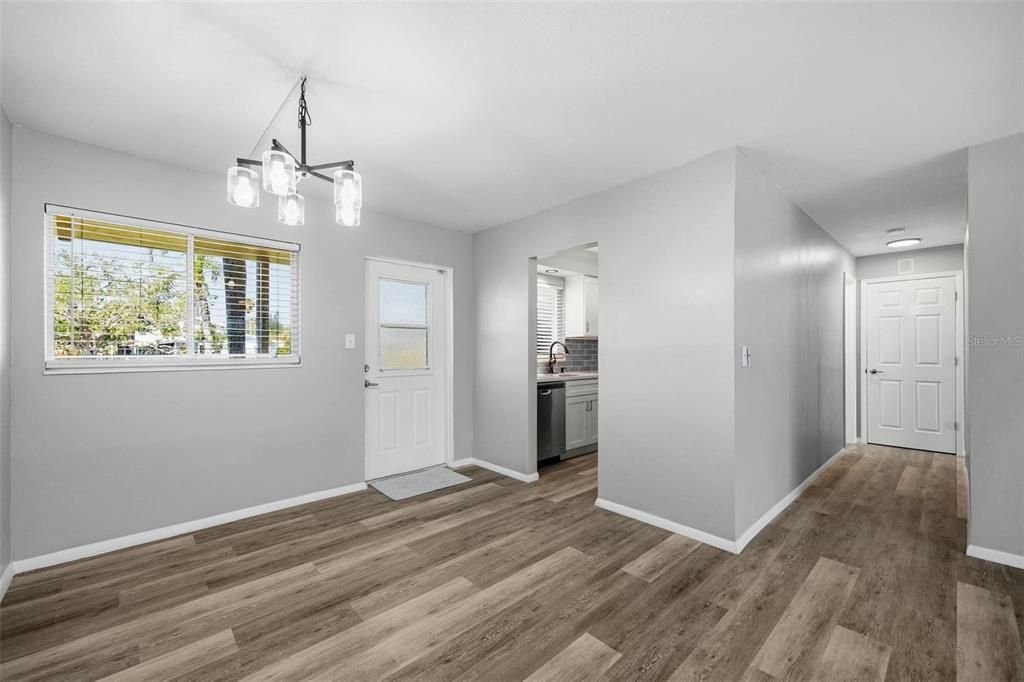 For Sale: $130,000 (1 beds, 1 baths, 865 Square Feet)