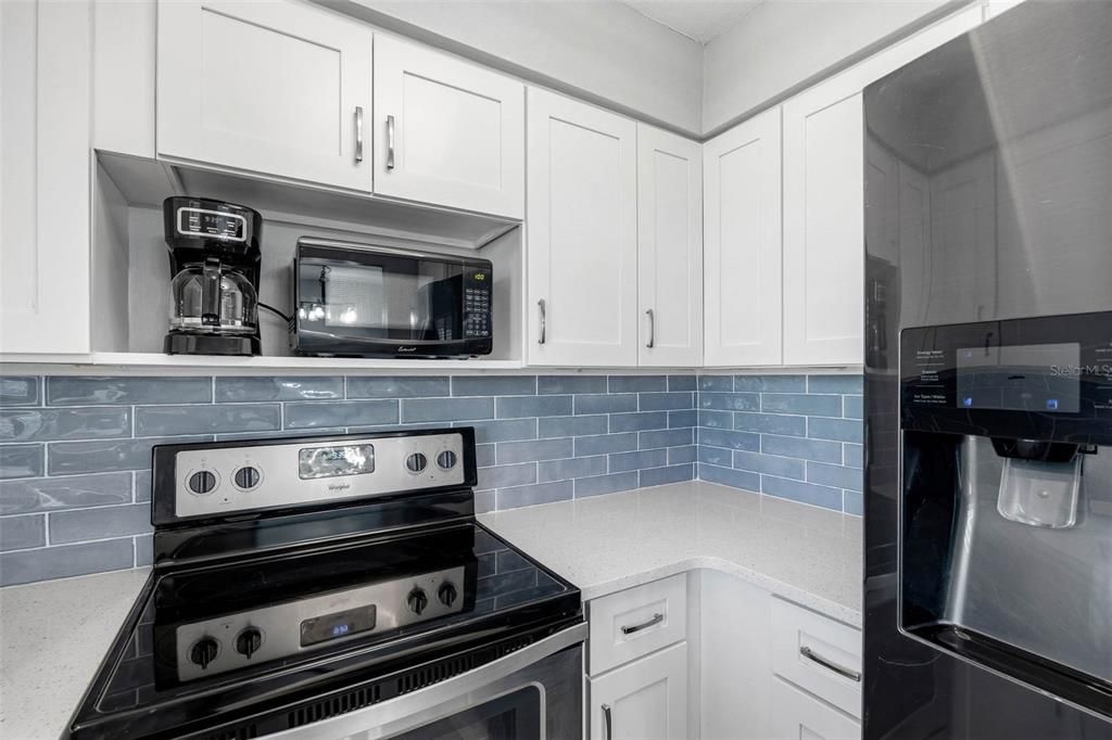 For Sale: $130,000 (1 beds, 1 baths, 865 Square Feet)