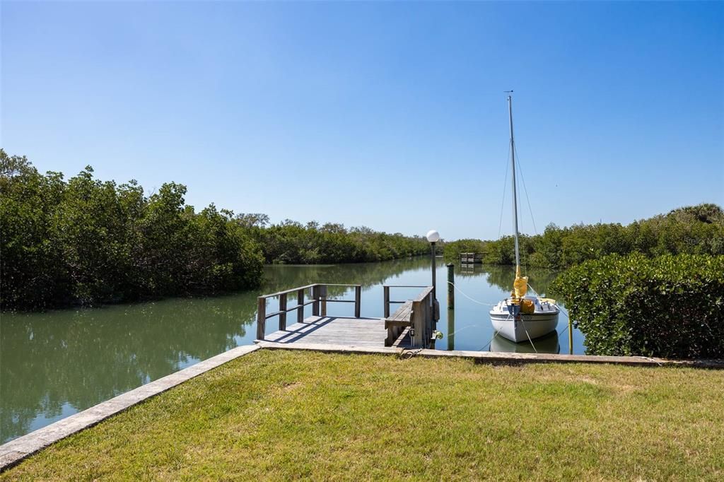 For Sale: $130,000 (1 beds, 1 baths, 865 Square Feet)