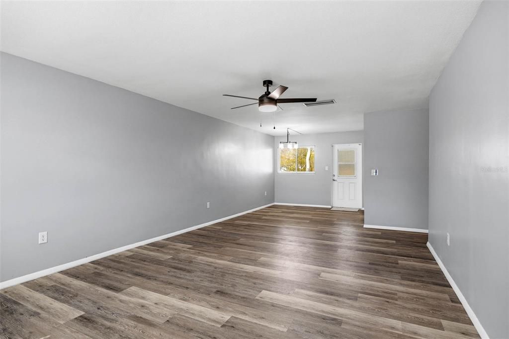 For Sale: $130,000 (1 beds, 1 baths, 865 Square Feet)