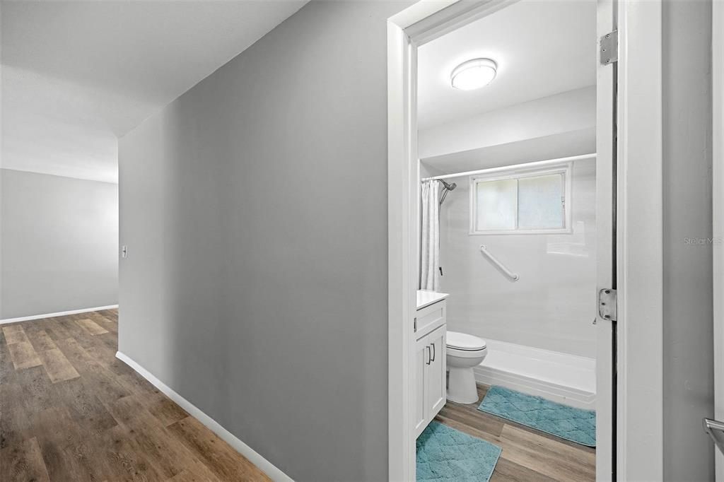 For Sale: $130,000 (1 beds, 1 baths, 865 Square Feet)