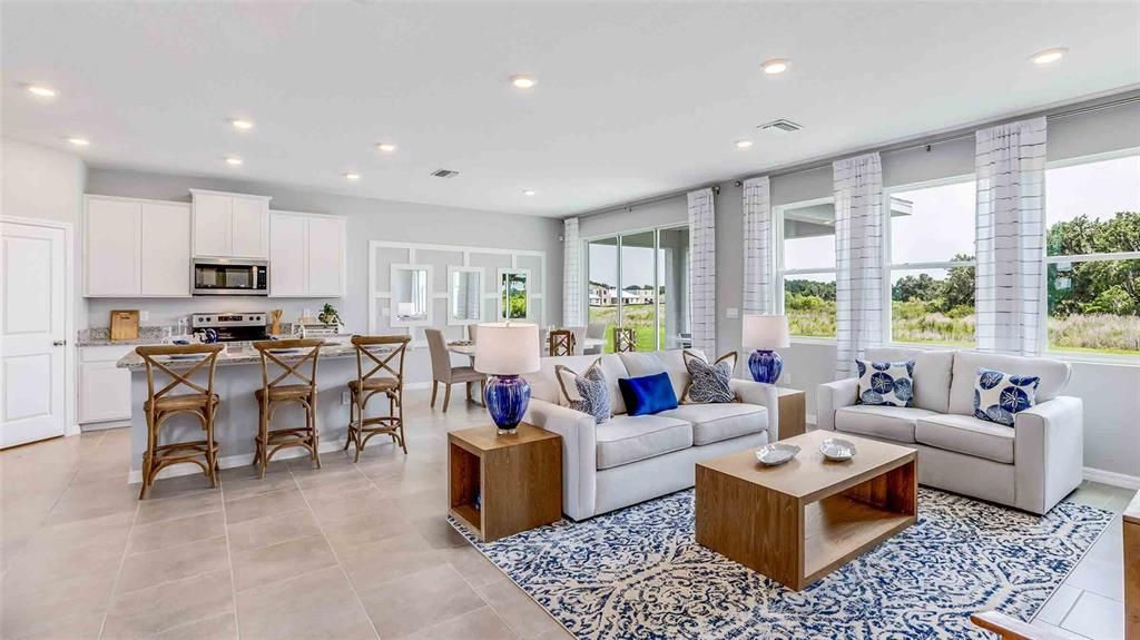 Activo con contrato: $429,990 (4 camas, 3 baños, 2756 Pies cuadrados)