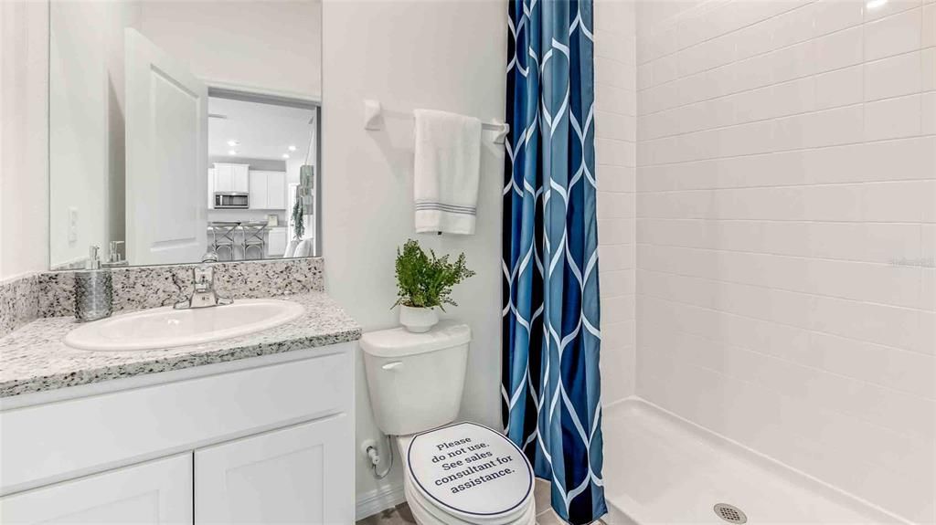 Activo con contrato: $429,990 (4 camas, 3 baños, 2756 Pies cuadrados)