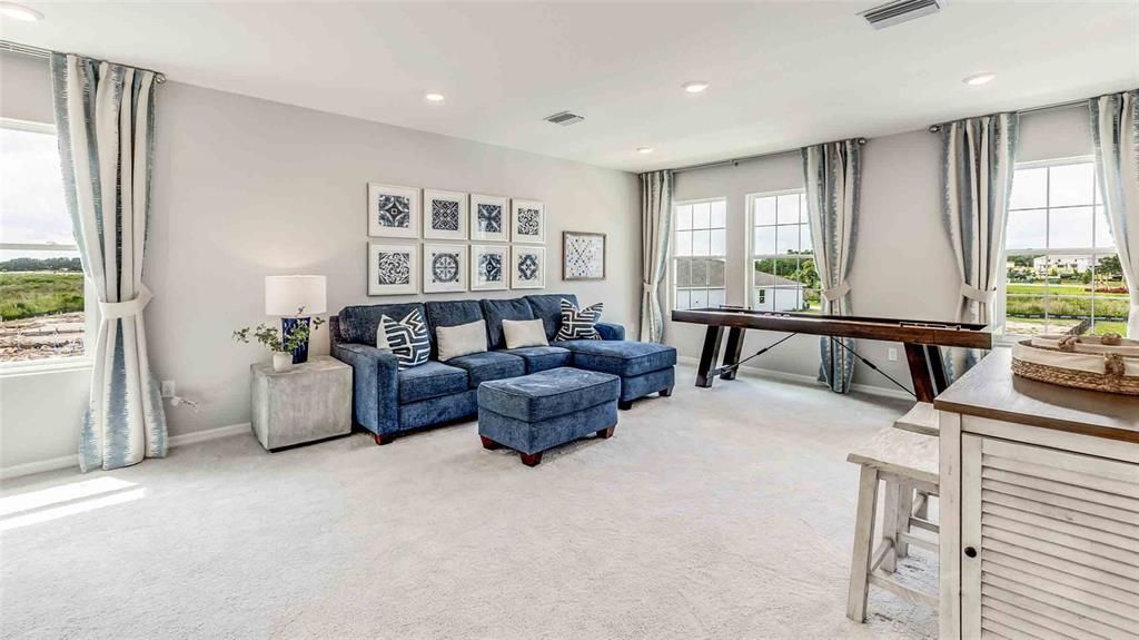 Activo con contrato: $429,990 (4 camas, 3 baños, 2756 Pies cuadrados)