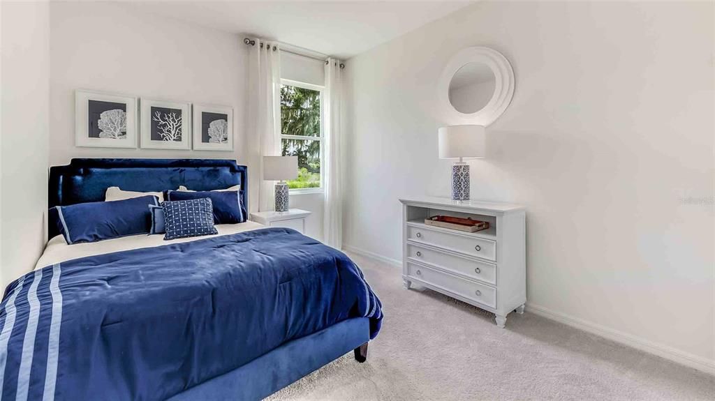 Activo con contrato: $429,990 (4 camas, 3 baños, 2756 Pies cuadrados)