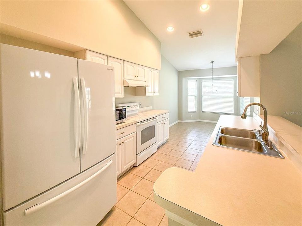 For Sale: $239,900 (2 beds, 2 baths, 1664 Square Feet)