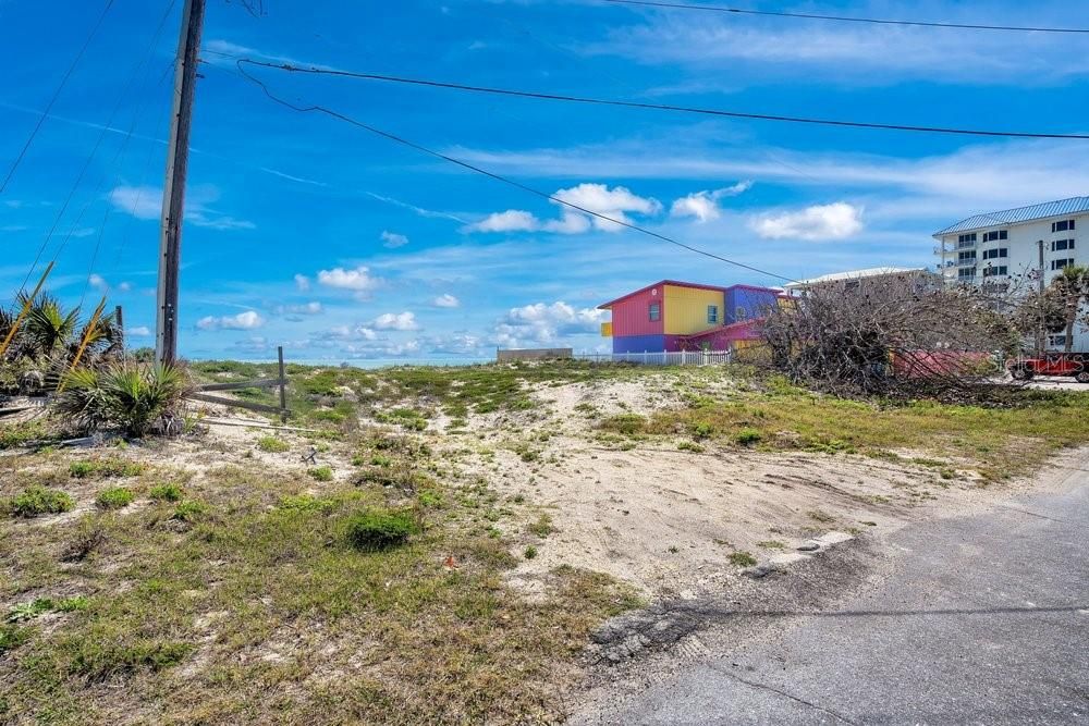 En Venta: $2,300,000 (1.25 acres)