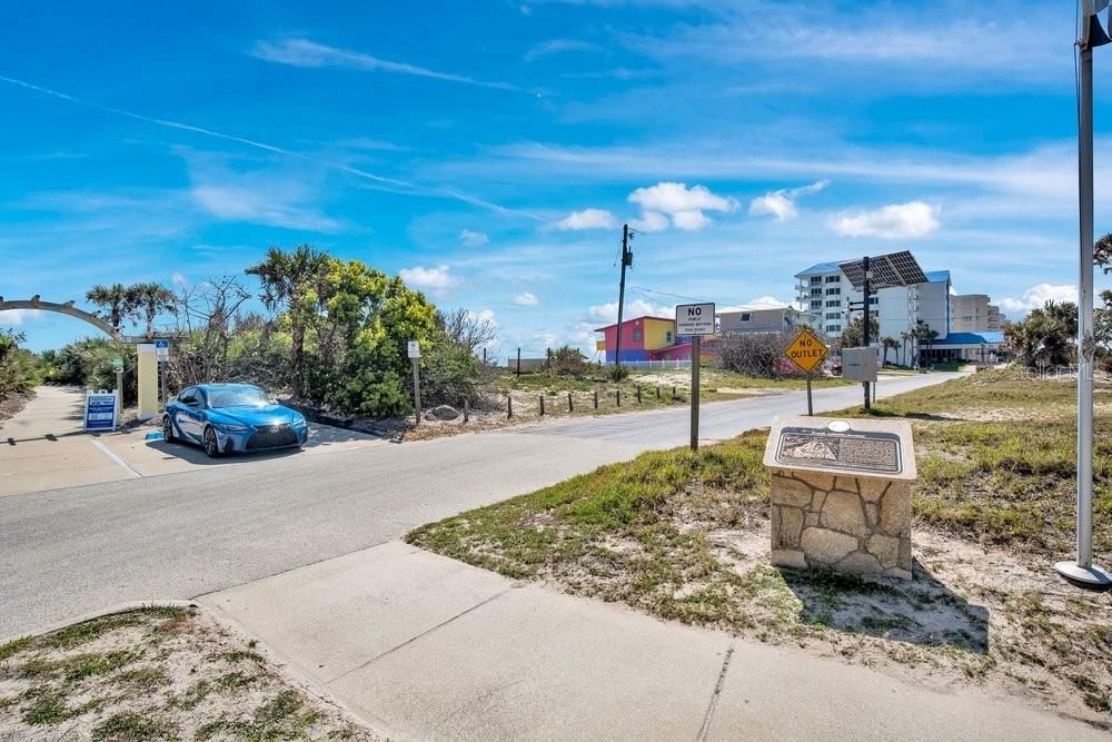 En Venta: $2,300,000 (1.25 acres)