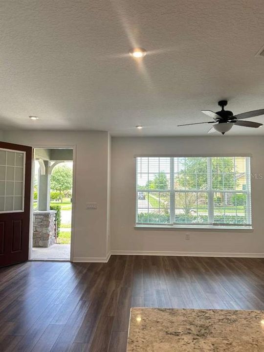 For Rent: $2,750 (3 beds, 2 baths, 1547 Square Feet)