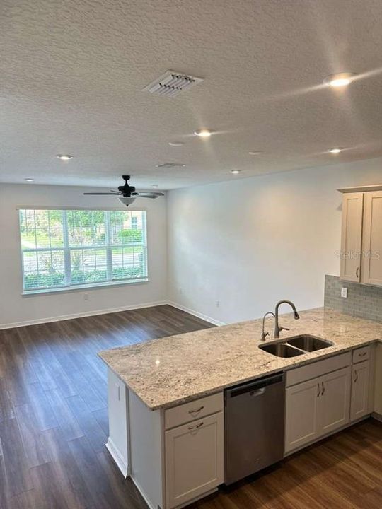 For Rent: $2,750 (3 beds, 2 baths, 1547 Square Feet)