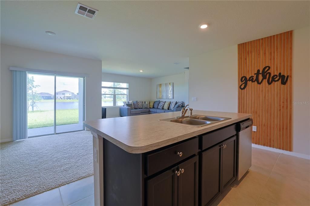 For Rent: $2,500 (4 beds, 2 baths, 1855 Square Feet)