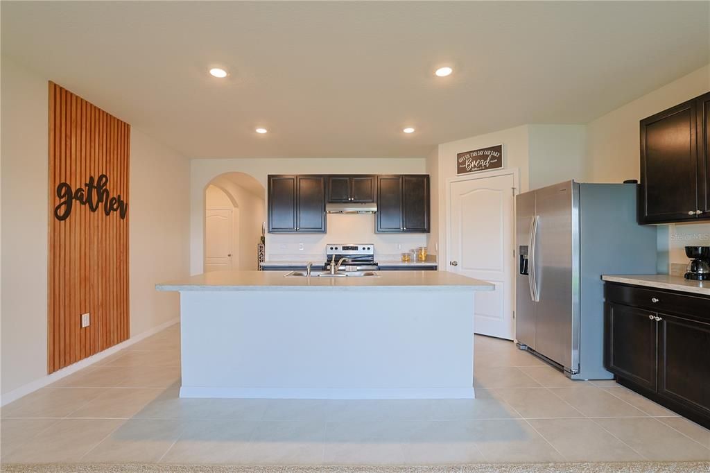 For Rent: $2,500 (4 beds, 2 baths, 1855 Square Feet)